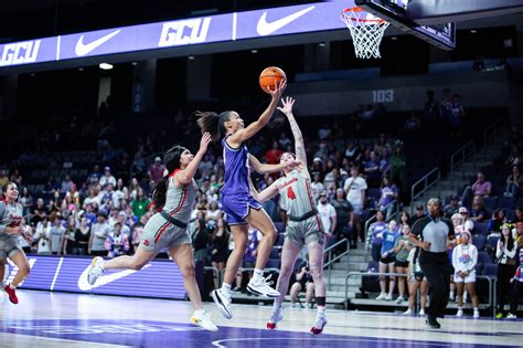 who won the game between st mary's and grand canyon